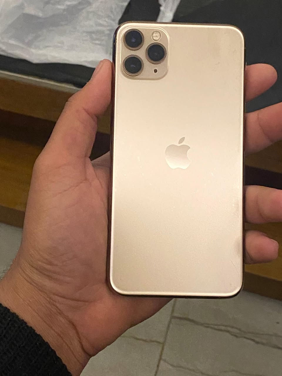 ايفون 11برو ماكس ذاكرة ٢٥٦ بطارية مبدلة 86جهاز حلو ونضيف فيس ايدي متوقف سعرة 300مكان بغداد البلديات رقم الهاتف ***********
