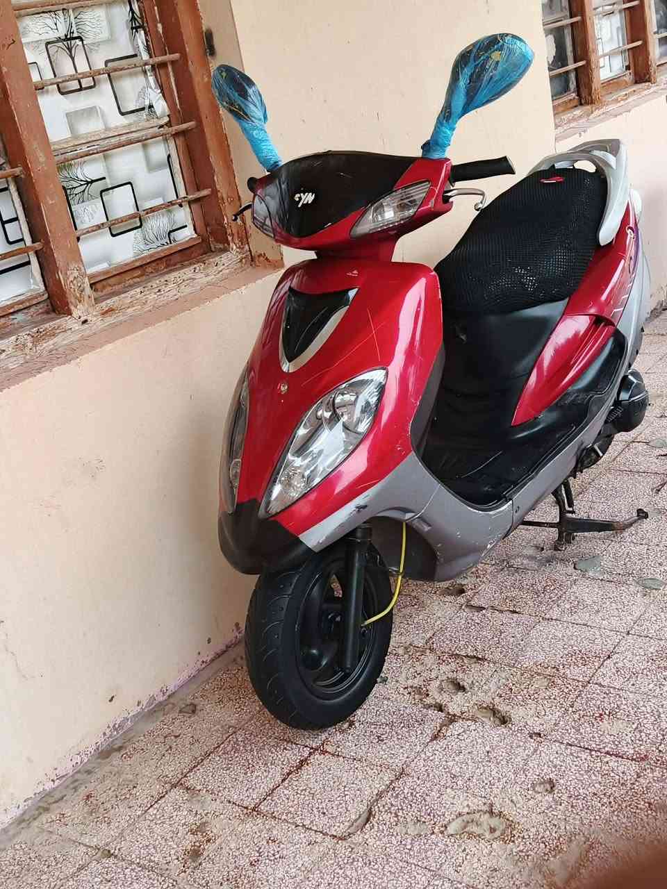 السلام عليكم دراجه سايم ابو عيون للبيع كله شغال صلف كهربائيات كله شغال مكينه فول  نعومه مابيهه اي نقص دراجه حيل نضيفه بدووون اوررراااق 
السعر. 550 او بي مجال للشراي 
العنوان. داخل الرمادي 
رقم الهاتف. ***********
