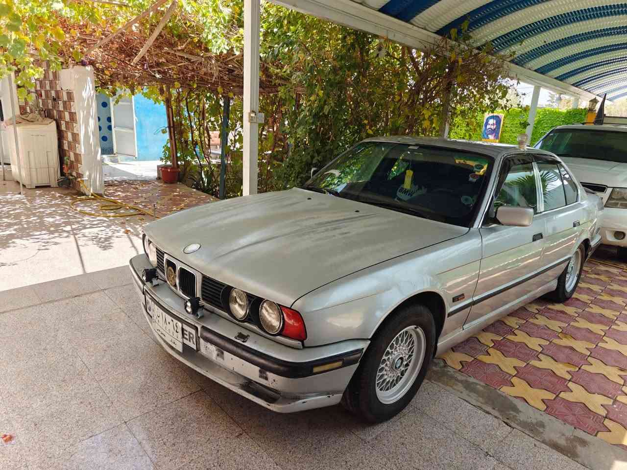 السلام عليكم

بي ام BMW

البيع موديل1992

525iمسكر عددل  

بلاد اوتماتيك  

اربعه جام كهرباي 

رقم بغداد تحويل ثاني يوم 

مكاني الحيدريه بين النجف وكربلاء 

السعر48وبيهه مجال حك الجيه 

السياره بدون ضرر جارده بيهه فقط

جاهزه السياره مكينه كير حداديه تخم تاير

اخوان التفاصيل اكثر الاتصال ‭٠٧٨٢ ٦٥٥ ٦٢٥٥‬

غير متواجد عالفيس  وبخدمتكم
