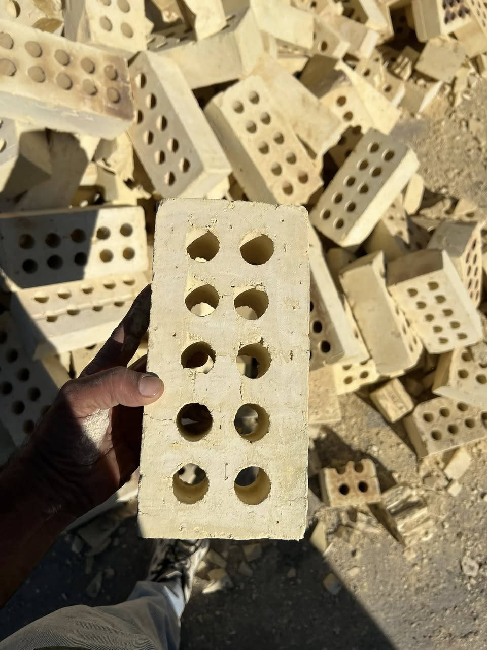 ‏سلام عليكم تجهيز طابوق + جمهوري
‏التوصيل داخل الكوت.  أو جميع المحافظات
‏الاستفسار      ***********
