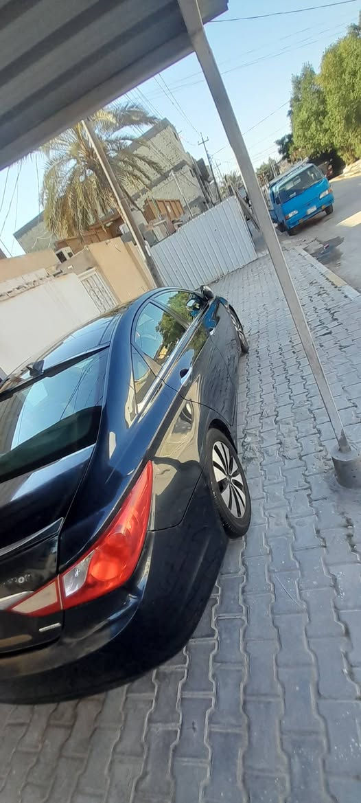 السلام عليكم سوناتا موديل 12رقم كربلاء وارد امريكي بيها اربع مكانات بدون ضربه وتبديل بدون دواخل  السياره جاهزه من كلشي كير ومكينه وحداديه وتبريد جاهزه حجم المحرك 2400مواصفات فول لمتد 1/1مكاني كربلاء السعر 97وبيها شويه مجال للاستفسار ***********
