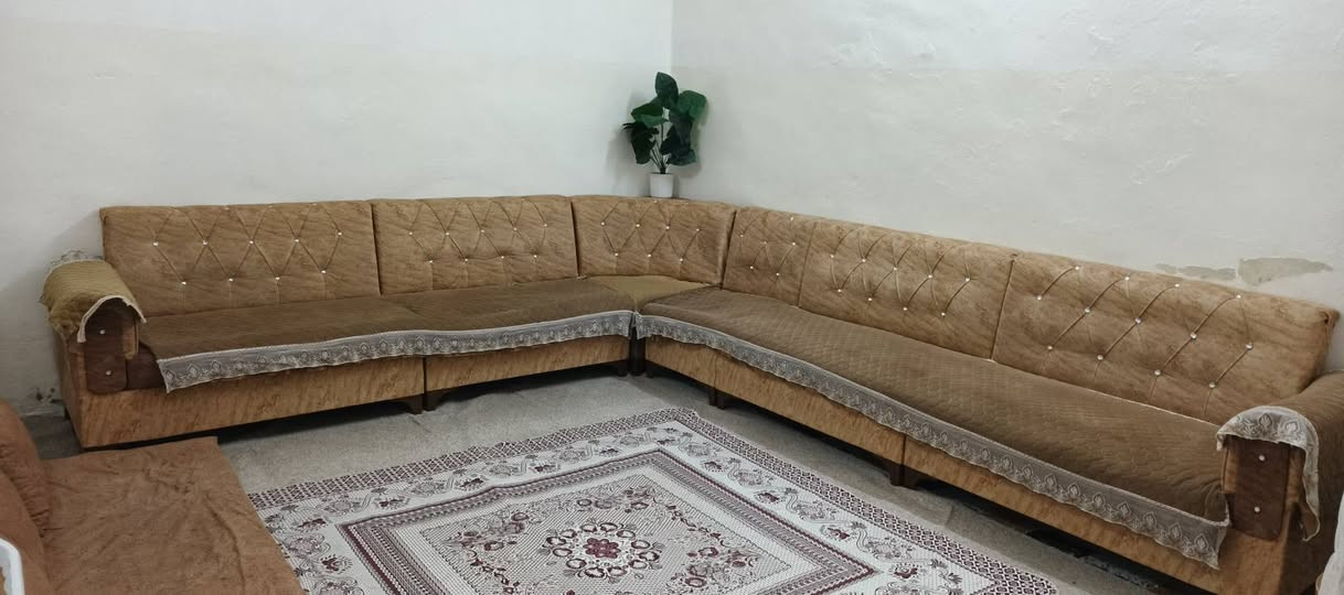 ديوان للبيع سعر  سعر 125 عنون موصل جانب الايمن استفسار عل رقم ***********
