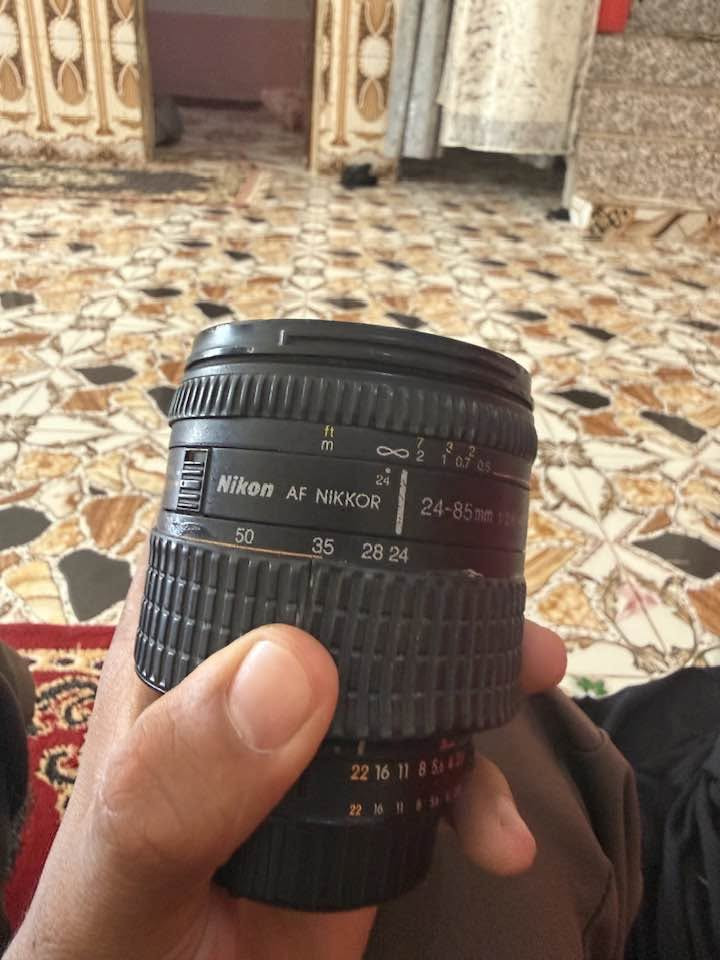 عدسه 85  ملم متحركه فول فريم عديه غنيه عن التعريف. للبيع مكاني رفاعي للستفسار ***********.  سعرها 350. الف
