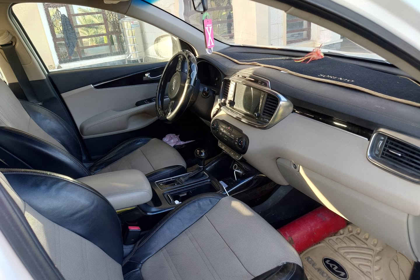 سلام عليكم سورنتو موديل 2017 خليجي  محرك ستة سلندر 3500 ماشية105الف  تتفئة تبريد
السياره مكفوله كشنات كلهن تتفئه تبريد السياره فول بصمه حساس خلفي امامي مكان السياره بغداد التاجي المصابيح السعر 225ورقه وبيها مجال اتصل على صاحب السياره ***********اني مكلف بل نشر
