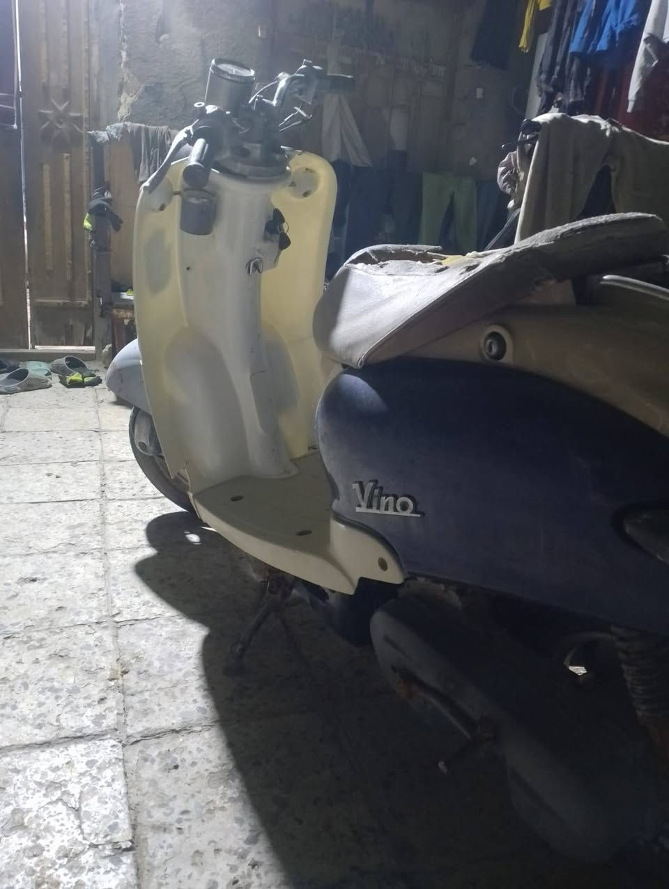 السلام عليكم
دراجه مصريه للبيع 
دراجه كلش حلوه الدراجه كهربائيات كله شغاله لايت بك لايت اشاير كله شغاله عوزه فقط باتري الدراجه مفتوحه مره وحده تجفيت اصلي هورن شغال ولي يريده خل يتصل على الرقم ***********
