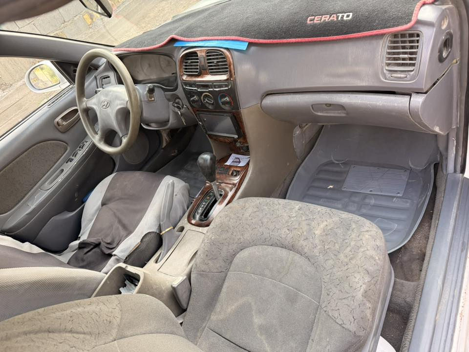 السلام عليكم
سوناتا موديل 2000 خليجي بيها ضربة بالجاملغ الامامي مبدل رقم بغداد مشروع وطني محرك حاويه اربعه سلندر هوه وتفرعاته كير  اوتوماتيك  صدر خلفي  جديد كهربائيات جاهزه سياره خير من الله مصبوغه درجه اولى  عارضها 50 وبيها مجال مكان السيارة الحلة رقم هاتف***********
