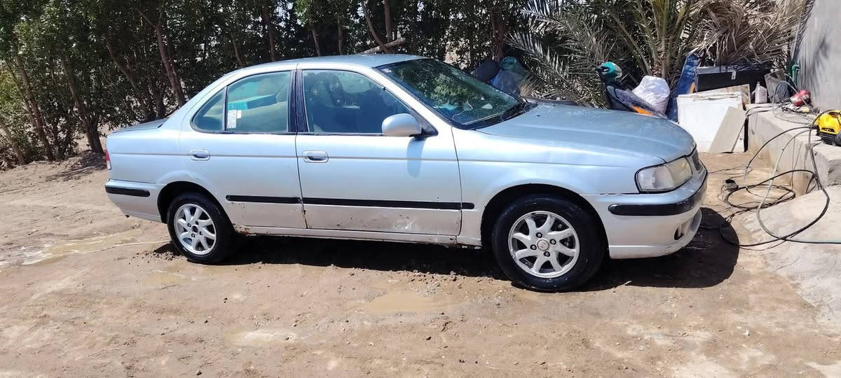 للبيع نيسان سني موديل٢٠٠٠
محرك وكير جدد جاهزة السيارة تبريد شغال 
مابيهة اي نقص 
مكان السيارة ديوانية
السعر ٤٠بيهة مجال حك الجية
***********للاتصال او واتساب
