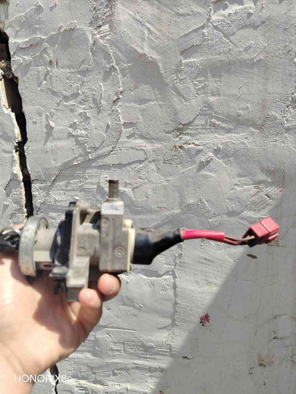 جوزه جي تي ار كامله هي ولسويج
قيم واخذ  الاصليه مشلوعه من دراجه رمبه


**إذا كنت صاحب هذا الإعلان وتريد حذفه لأي سبب، رجاءا أرسل رسالة إلى الدعم الفني**