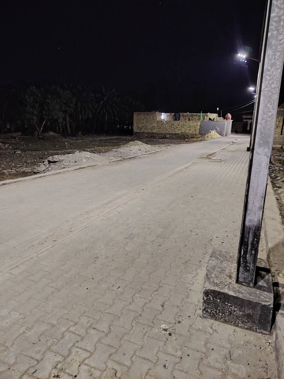 للبيع
هيكل كامل طابو سند 25  في الحريه 

 دوانية 7X4 مطبخ 5X4 صالة 4x8 غرفتين نوم 4X5

حمام داخلي وحمام خارجي مع صحيات خارجيه ساحه البيت الخارجيه 8x5

العنوان الحريه وجه على البستان بيت نصار

للتواصل ***********

