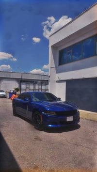تشارجر SXT • ٢٠٢١ • كراسي جلد