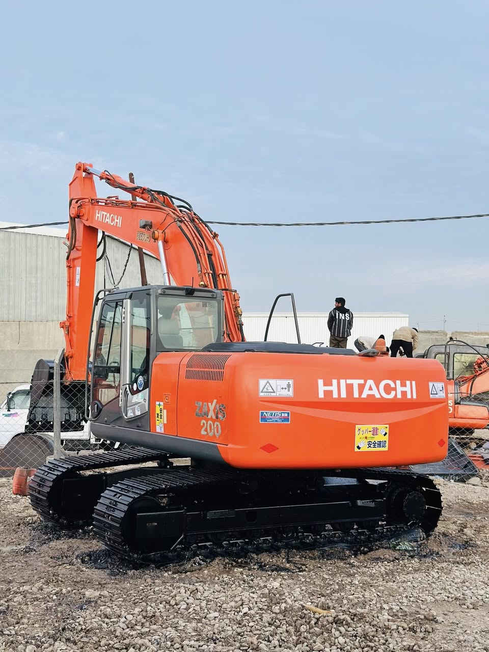 على بركة الله زت اثريه 2011 انجكتر اربعه سلندر صرفه 70 مشتغله 4800ساعه امسسه نقار كفاله عامه شرط صبغ ثكاله وحجل فقط العنوان بابل الشوملي معرض سيد ابراهيم 
***********
