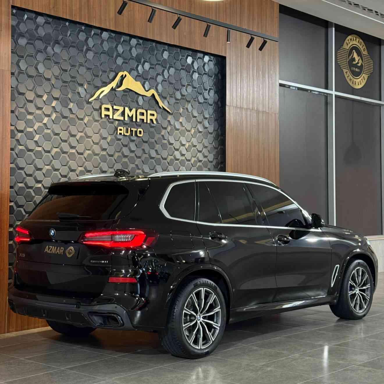 ‎BMW x5 M package داخل مشمشي
ارخص x5 بكل العراق 🔥 395$ ورقة
موديل : 2023
‎مواصفات السيارة
‏‎‏‎🔸بنوراما
‎‏‎🔸نظام القيادة الذاتية
‎‏‎🔸كاميرة خلفية بدقة عالية
‎‏‎🔸رادار لقراءة خطوط الشارع
‎‏‎🔸رادار جانبي 
‎‏‎🔸حساسات
‎‏‎🔸شاشة كبير لمس 
‎‏‎🔸نظام صوت بيها
‎🔸نظام اطفاء السيارة في الاشارات
‎‏‎🔸مقاعد فول تحكم كهربائي
‎‏‎🔸مقاعد الامامية تدفئة
‎‏‎ 🔸(عدة الوان) انارات داخلية
‎‏‎🔸اضويه اماميه ذكية
‎‏‎🔸نظام النقطة العمياء
‎‏‎🔸اهتزاز الاستيرن عند اقتراب السيارات 
‎‏‎🔸نظام Auto Hold
‎‏‎🔸انظمة قيادة متعددة ( SPORT + SPORT plus + COMFORT+ ECO + INDIVIDUAL) 
‎‏‎🔸مقاعد خزن ميموري  
🔸‎‏  بصمة تشغيل
‎‏‎🔸حساسات اصطفاف ( امامي + خلفي ) 
‎‏‎ 🔸مريا طوي كهرباء + قلاب عند الرجوع للخلف 
‎‏‎🔸ستيرن كهربائي
‎‏‎🔸شفتات على الاستيرن  ( شفتر ) 
‎‏‎🔸نظام ملاحة ( NAV + MAP ) 
‎‏‎🔸مكيف ( امامي + خلفي ) منفصل
‎‏‎🔸نظام  carplay +android 
‎و بعد هواية مواصفات متنذكر 

السيارة وارد امريكي بيها بنيد صبغ بدون دواخل بشرط
‏‎محرك و كير كلها بشرط بدون فتح او اي خلل 🔥
‎مرقمة و رقم جديد و سنوية جديدة تحويل او وكالة نفس اليوم 

‎💵السعر: 395$ ورقة
‎للاستفسار : ***********
‎العنوان: السليمانية المعارض الجديده شركه (ازمر اوتو)
