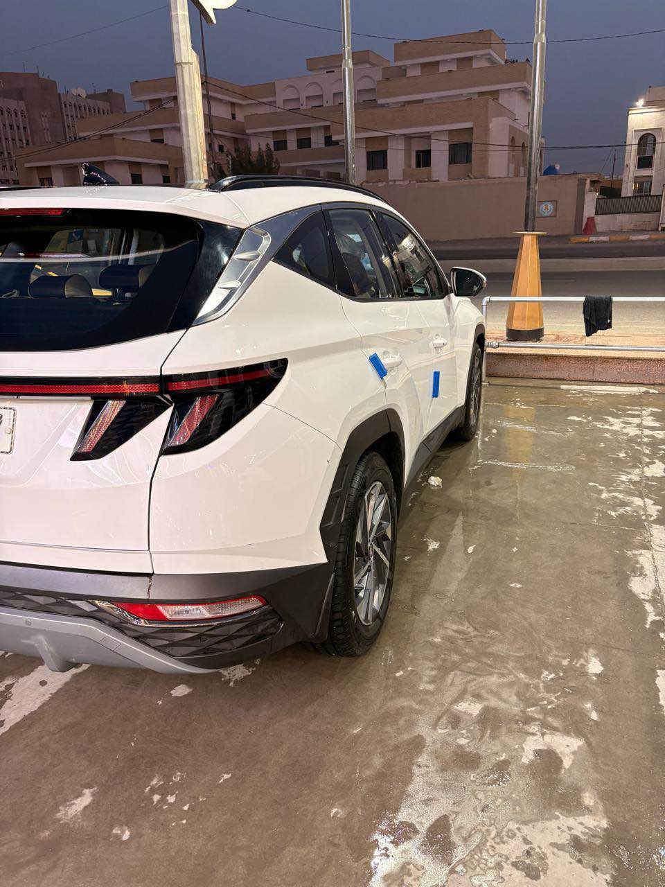 توسان موديل ٢٠٢٤ 
خليجي 
كفاله عامه  فقط طخه بل باب العكس سايق 
ماشيه ٣٢
سعر ٢١٥٠٠ Colombo, Sri Lanka


**إذا كنت صاحب هذا الإعلان وتريد حذفه لأي سبب، رجاءا أرسل رسالة إلى الدعم الفني**