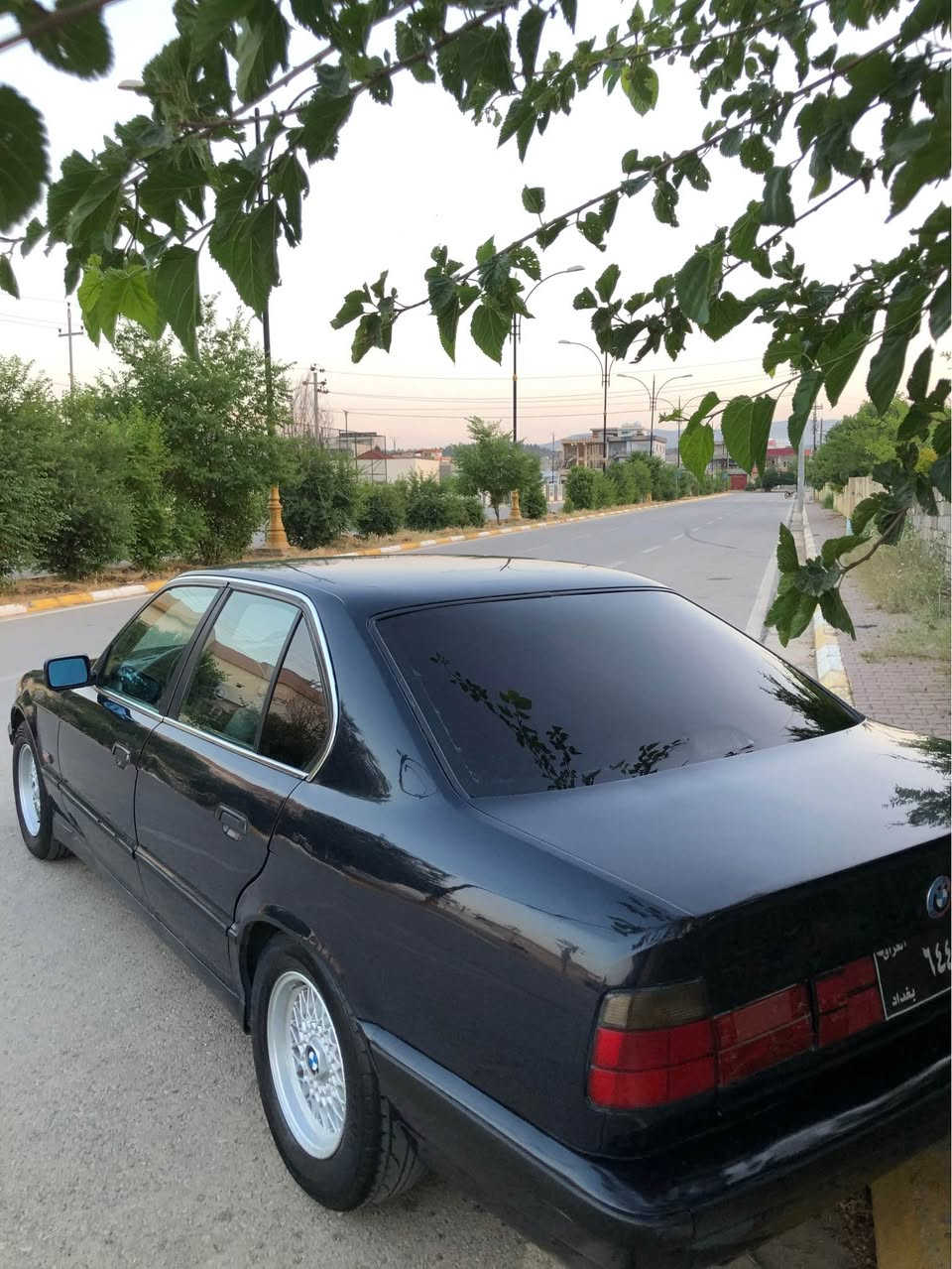 فرۆشتن و گۆڕینەوە بە شتێ بە دڵم بێت 

سیعری: ٤٥ گەڵاو مجالێکی برایانە!!

بیئێم ٥٢٠ کەپسی دیجیتاڵ
ئاڕمی پلاستیکی سلێمانی 
بەشەرتی غرامەش

٢٠ ی گێڕ عادی
بەنزین ناخوات بەس بۆنی ئەکات 😁
تەبریتی وەک سەنی نەبوو مەرجوعە 

مۆدێلی ٩٤
تەبریت سارد و گەرم لەسەر سویچ❄️
بیلاد پێش پان 
سوکان ئێرباگ
ناو ڕەساسی بیلاد 
چەکوش بە گیانیەوە نیە
دەعم و لێدراو قرچ بەشەرت
کامل کورەیە لەسەر ساغی 
ڕەنگی نیلی تۆخە
٤ تایەو ویلی موشەبەکی ٢٢٥ ی لۆکی لەژێرایە
چرکەی تیا نیە 
وەک تۆپی لاتیک وایە 
چرکە و ١٠٠ دۆلار ببڕە بێ منەت

گێڕ و مەکینە و ئەکسل و 
ئاڕم و ئەوەلیات و موس و بڕاوە و غرامەش بەشەرت

سیعری: ٤٥ گەڵاو مجالێکی برایانە!!

شوێن:زەڕایەن

***********
*********** ڤایبەر و واتساپ السليمانية, العراق
