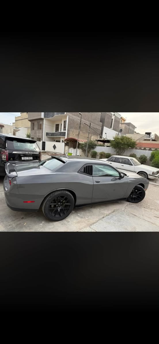 مراوس بجارجر او اوباما من15 وفوك
رقم بغداد بأسمي

جالنجر 2019
sxt 
6 سلندر 3600
تو ويل ماشية 82
 
***********
واسط العزيزية
