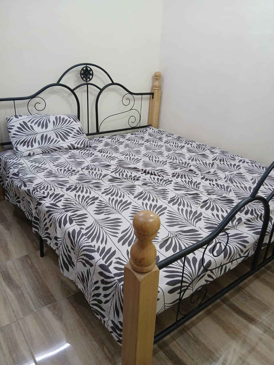 سرير نفرين مترتين بمترتين كلش قوي ومتين ونضيف سعره ب٨٠ الف مكاني بغداد الدوره 
ابيعها لان ماعندي مكان كلش جبيره وبيتي صغير


**إذا كنت صاحب هذا الإعلان وتريد حذفه لأي سبب، رجاءا أرسل رسالة إلى الدعم الفني**