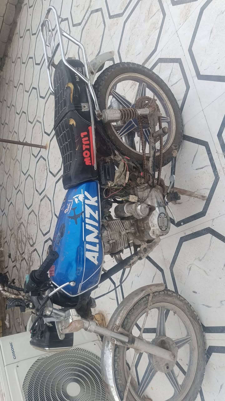 السلام عليكم  للبيع دراجه بارت كلك والسعر 250 وبيها مجال ومكاني سوق الشيوخ ***********
