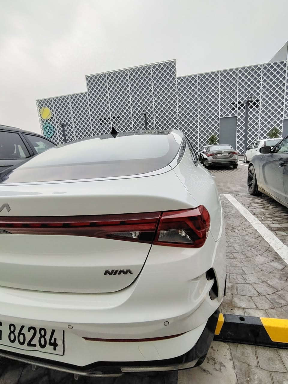 سلام عليكم
كي 5 مديل 2023 
سياره كامله مكمله عل اخر حبه 
جديده بل كارتون 
كفاله عامه 
فتحتين 
تحكم ستيرن 
تثبيت سرعه 
سياره جديده كلش 
ماشيه 30000
العنوان البصره 
السعر اتصل وادلل
الرقم ***********
