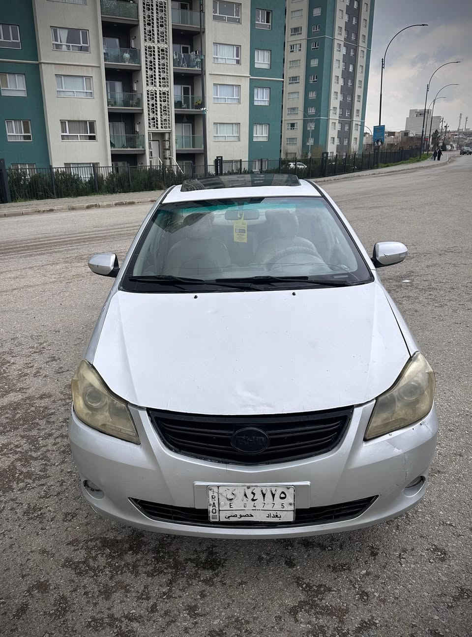 #سلاو بي واى دى
موديل 2013 
حزام بوياغ له 
سه ر كابوون نه وه 
كيروو مه كينه كرولا به شه رتى اوليات رقم بغداد فول موصفات جيكا سليمانى 
رابراين 
 سعر 31 كه ميك مجال 

***********
