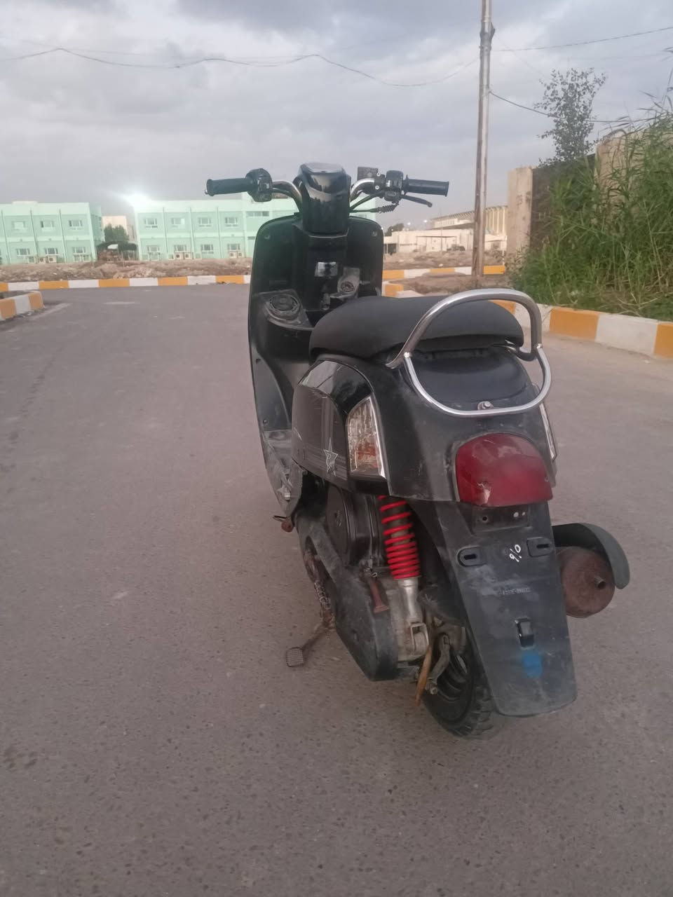 السـلام عليـكم
مـاكس بوليسي 
ححاويه من زيتون طلعتها قبل شكم شهر 
فقط ولفاتها بدلتهن اصلياات 

عداد سرعه 
عداد بانزين 

قفل ستيرن 
قفل جنطه 

حساس بريك 

كـفرات البلاد ختم واحد 

نهضه ومشي خير من الله  

سـلف هندر نكره 

الـسعر 750 وبيها مجال 

الشراي يتصل ع رقم لو يرسلني خاص 
***********

مـكاني ناصريه مركز بالشموخ
