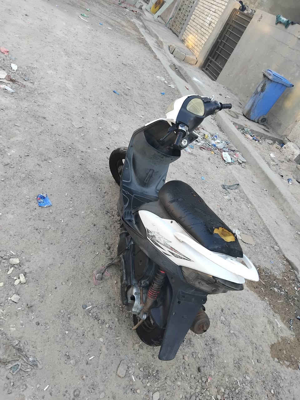 اسلام عليكم ماكس عدله رمبه مفتوحه بيه دخانه خفيفه شغاله نكره سلف كلها بلاد ملاح فول مختمه كهربائيات شغاله نقصه كلوبات اشاير اماميه السعر 500 وبيه مجال عنوان بغداد زعفرانيه رقمي ***********
