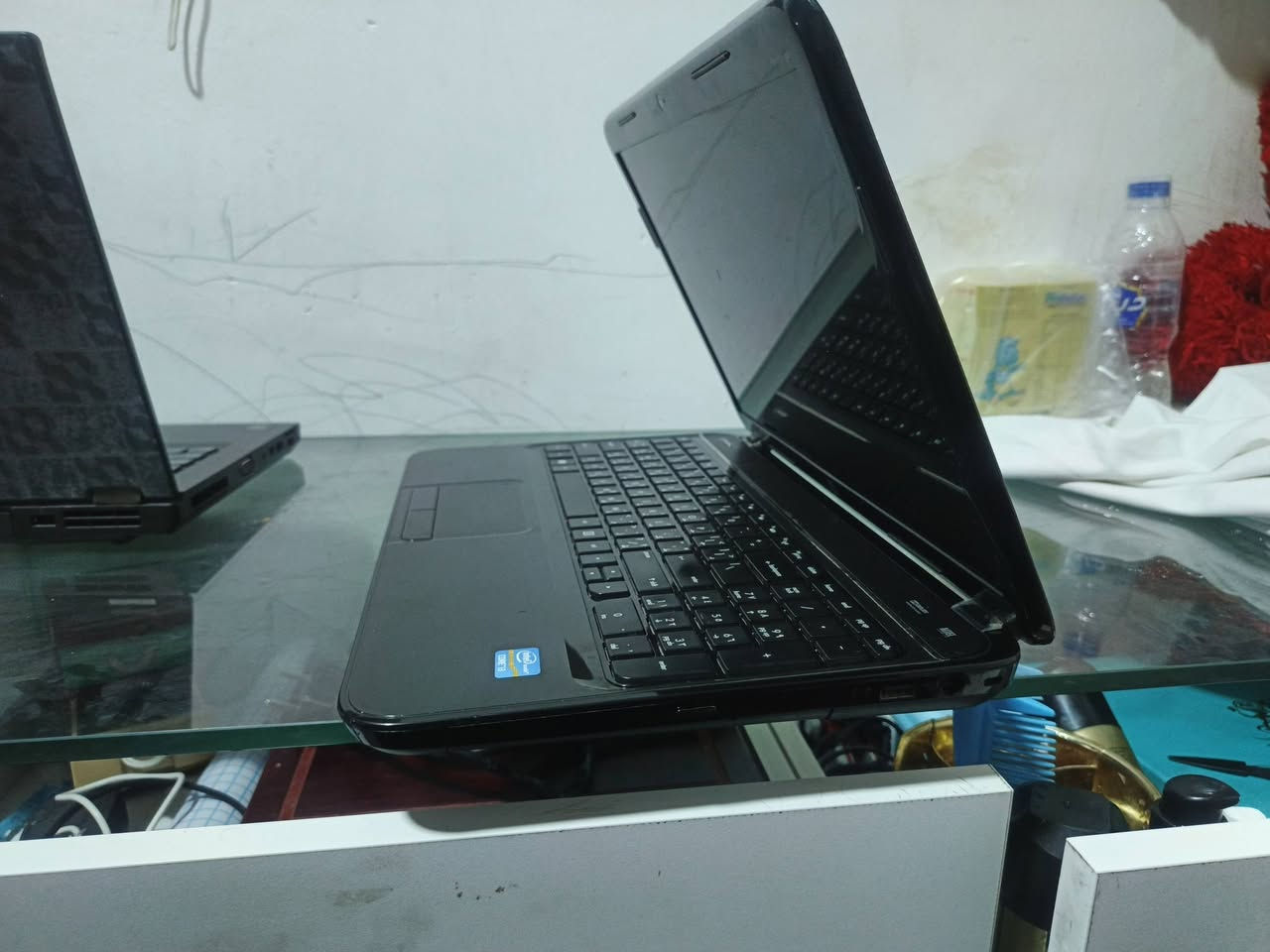 Hp
Core i3

3th

Ram 4

هارد 320GB

 بطارية بحالة ممتازة 

نظافة الجهاز ٩٩بالمئة

سعره 75 ألف قفل

تواصل *********** واتساب
