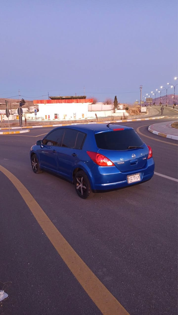 ڤیرسا تیدە بۆ فرۆشتن مۆدیل ٢٠٠٨  مەنفیست ئەسلی جام کارەبایە تەبرید تۆماتیک فولە گیرو مەکینە  هه مو شتیکی  بەشەرتە سیارەکە بێ لیدرانە بۆیاخ سەقف و حیزام  بەبێ لیدران سحری ٥٢مەجال 
***********
*********** سوران, أربيل
