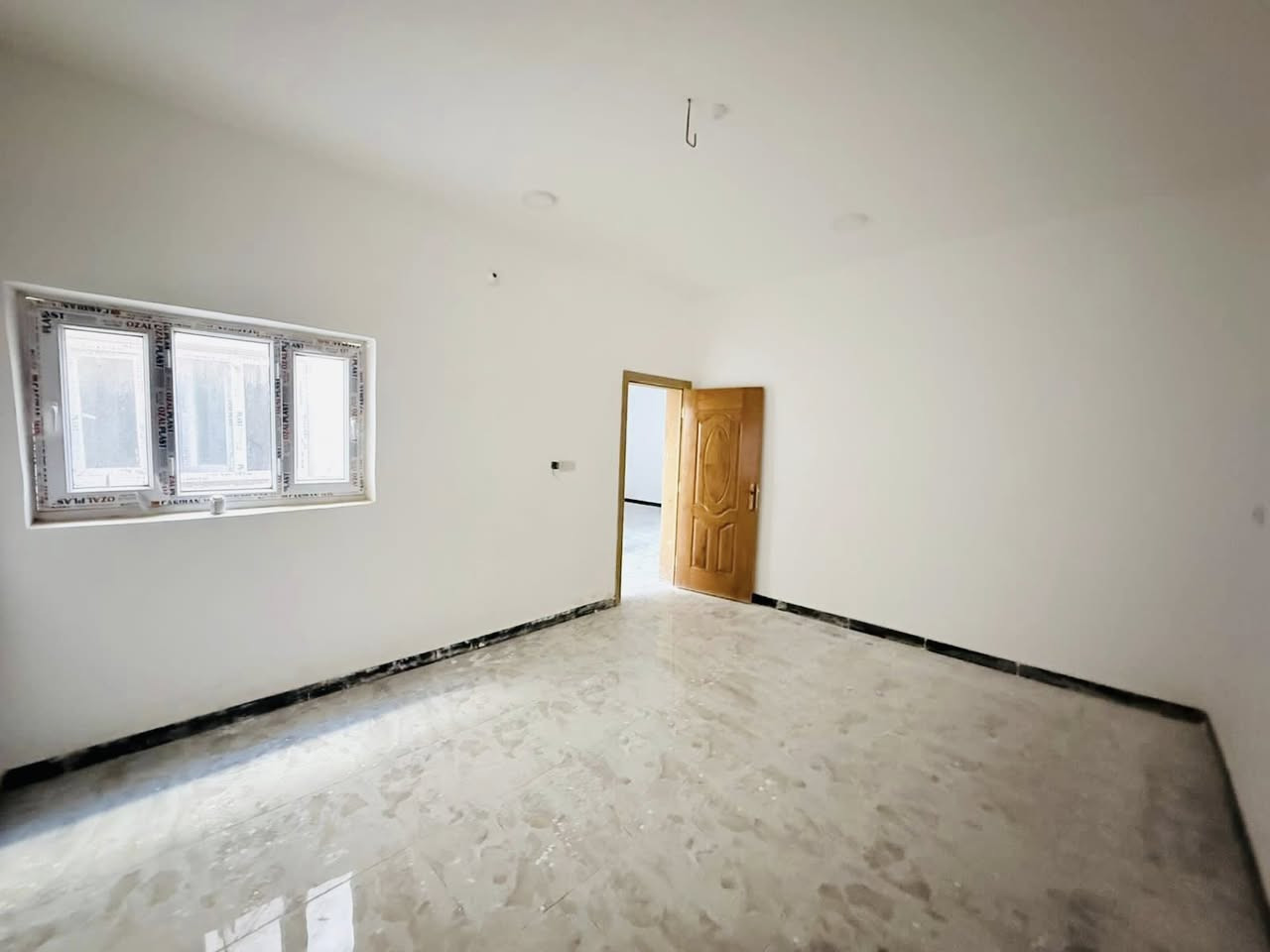 (#أَعَــــــــــــــــــــلَأَنَ)
   ((#مكتــب_شمــس_الباحــث_للعــقارات_السماوة))

عقار للبيع ▪️مجمع الدوح السكني     

المساحــه ▪️200m   
يتكون من غرفتين  نوم  نوم صاله استقبال مطبخ ومجمعات صحيه وكراج سياره بناء سنه 2025 مطلوب للعقار 110 مليون 

لمعرفه السعر الكلي اكتب تم 
عنوان المكتب السماوه حي الصدر مقابل اعداديه الشهيد الصدر الجاحظ سابقا داخل المنطقه  

#حاب_تعرض_عقارك_كل_ماعليك_مراسلتنا_على.          _الخاص_أو الأتصل_على_أرقام_المكتب https://www.facebook.com/shamsalbhith?mibextid=LQQJ4d

     شمس الباحث للعقارات السماوة 
                      
                  ***********      ***********

(🌹#شعارنا_الأمانة_والثقه_والأخلاص_في_العمل🌹)
