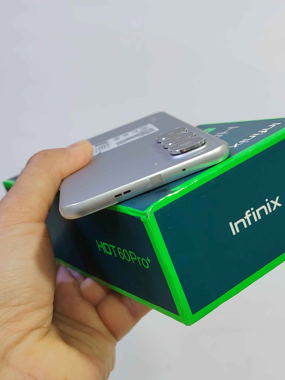 السلام عليكم للبيع انفنكس هوت 60 برو بلس استخدام قليل  كامل ملحقاتة الاصليه جهاز حاله حال جديد ذاكرة 256 جهاز قوي بالمواصفات السعر 250 الف وبي مجال مكاني بصرة *********** البصرة, العراق
