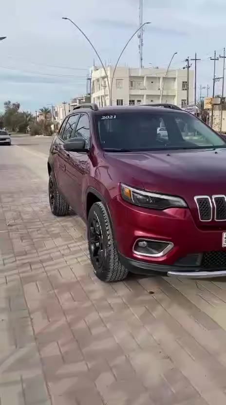 السلام عليكم جيب شيروكي ٢١ ترايل هوك بيهة جاملغ وبنيد بدون دواخل للبيع فول مواصفات *********** السعر 150 بيع سريع
