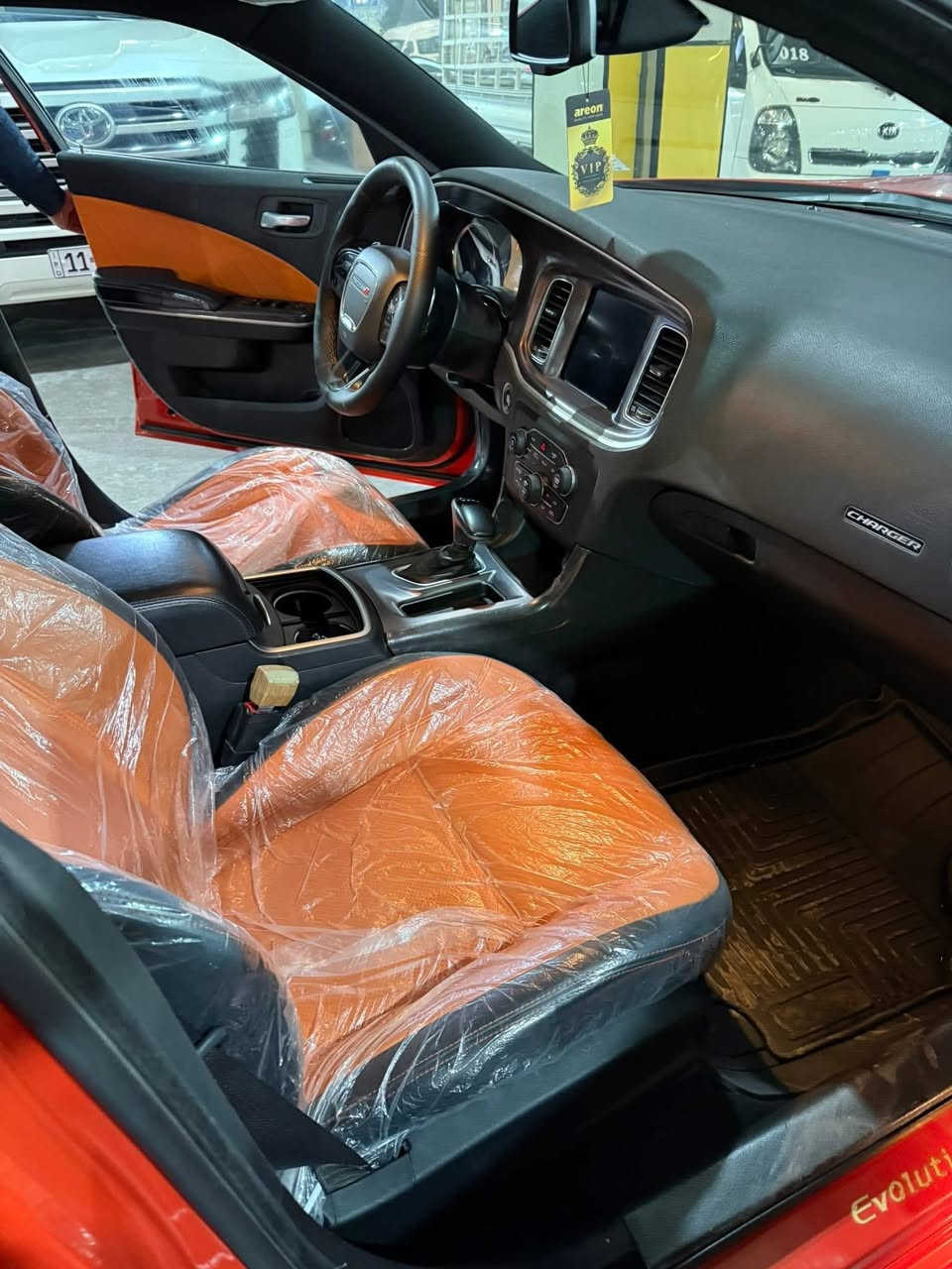 جارجر GTخليجي وكاله هارلم لون برتقالي موديل 20  مكفوله من صبغ والتبديل فقط بارد هلال جاملغ الخلفي ماشيه 30 سيارة نظيفه جداجدا رقم بغداد تحويل مباشر  

مكان السيارة بغداد البياع 

‭0783 137 3983‬
