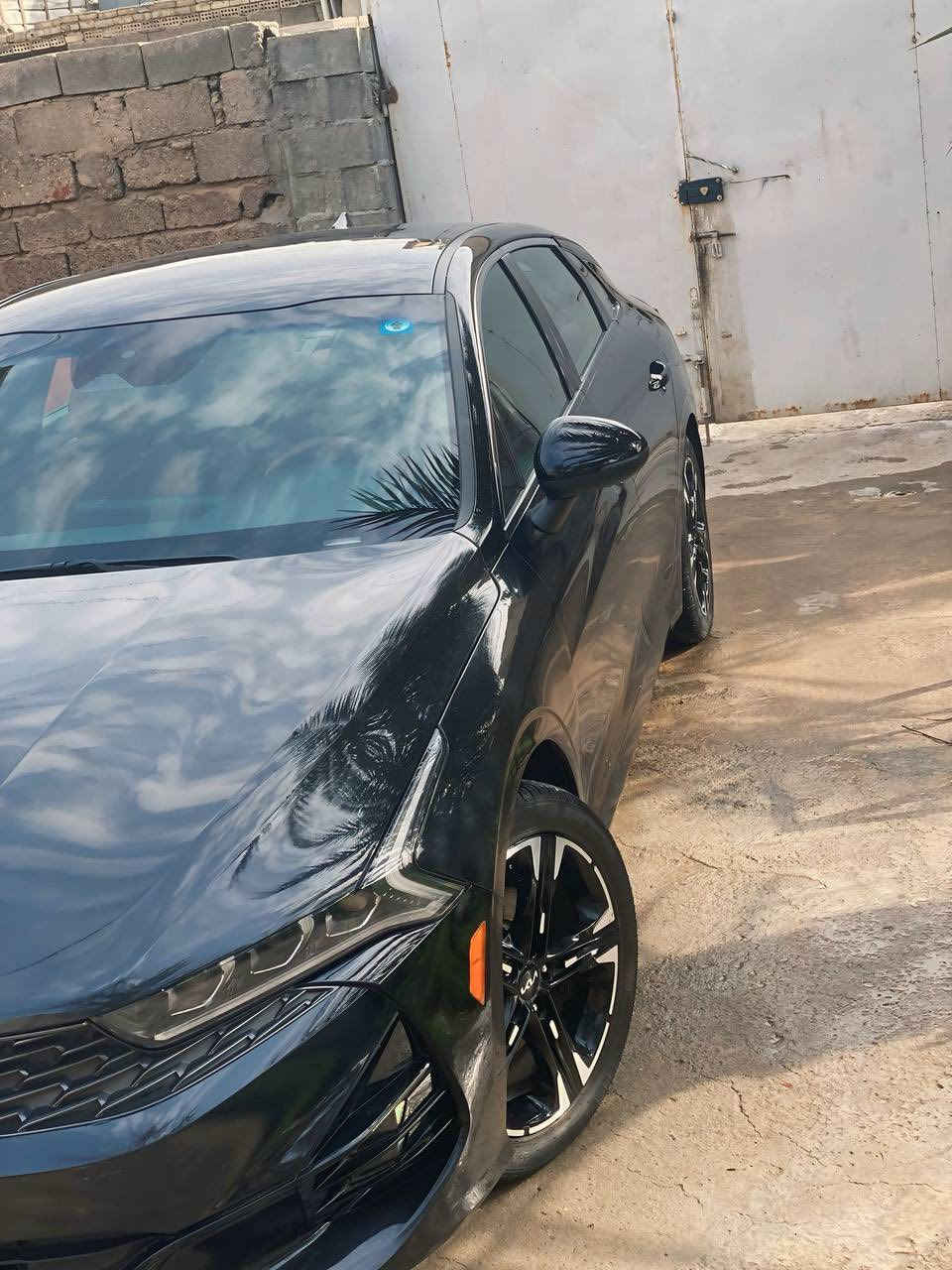كي فايف موديل 2024 

Kia K5 gt -line 

ماشيه 20

مواصفات السياره : 

1- بصمه أبواب و تشغيل عن بعد 

2- كشن ألسائق كهرباء 

3- شاشه كبيره 

4- لد نهاري 

5- ويل كب 18 

6- شاشه عرض أعطال بالدشبول 

7- كروز سرعه ذكي ( مثبت سرعه) 

8- كشنات تدفئة 

9- سايد بريك كهربائي 

10- GPS 

11- صندوق كهرباء 

12- قيادة ذاتيه 

13- شاحن واير ليس 

14- تحديد مسار 

15- مخارج شحن امامي و خلفي 2 

16- فور ويل ( دفع رباعي) 

17- جام اوتو السائق 

18- مانع أنزلاق 

19- كامره دواره 

20- حجم ألمحرك 1600 توربو 
مكاني بغداد/ والرقم سياره بغداد
الهاتف ***********
السعر 185 وبيه مجال قليل
