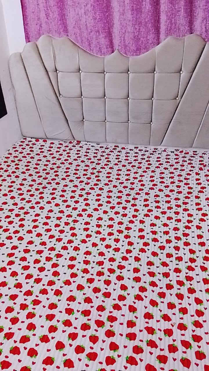 غرفه اخشاب للبيع بها اضرار خفيفه مكان بغداد كماليه سعر 350 وفيها مجال ما متواجد على الفيس فقط على رقم الهاتف***********
