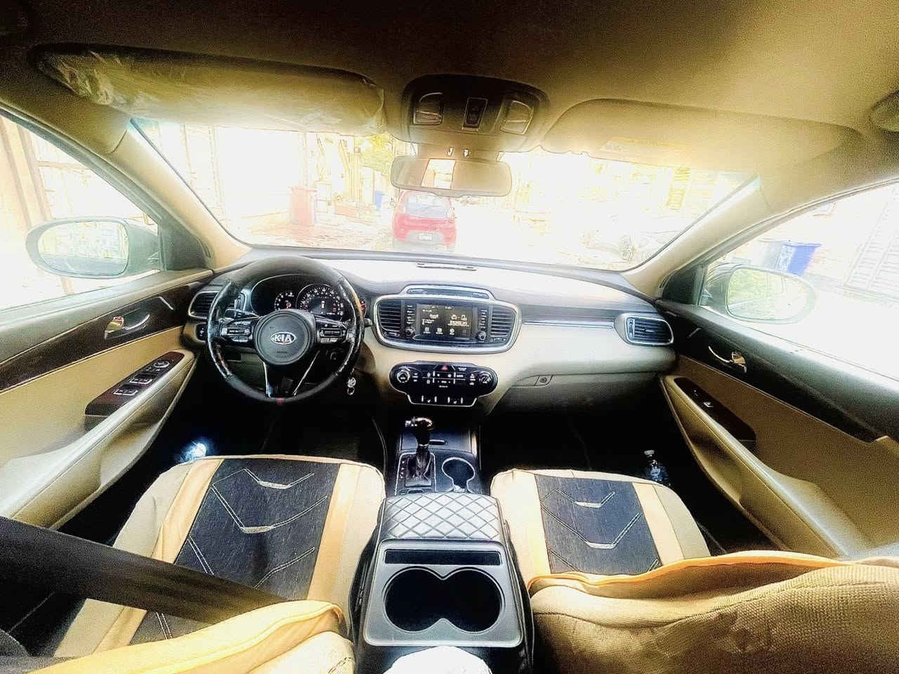 سورنتو  19 وارد امريكي
ضررها جاملغ يمين في امريكا 
مواصفاتها 
نص فول
 4 سلندر  
7راكب  
لايت زنون ناصي 
لايت عالي Led 
Gbs
كامرة ، رادر ، تحكمات ، كروس سرعة ، اوتو باوك ، هاندبريك كهرباء ، مانع انزلاق 
اشاير بالمري
نظام الترحيب
نظام الخروج عن المسار
حساسات ، الوقوف الذكي 
ضررها موضح بالصور 
بيها جاملغ صبغ و بنيد تبديل وصبغ

السعر 160 ورقة
السيارة باسمي تحويل او وكالة جاهز

للاستفسار ‭***********‬
