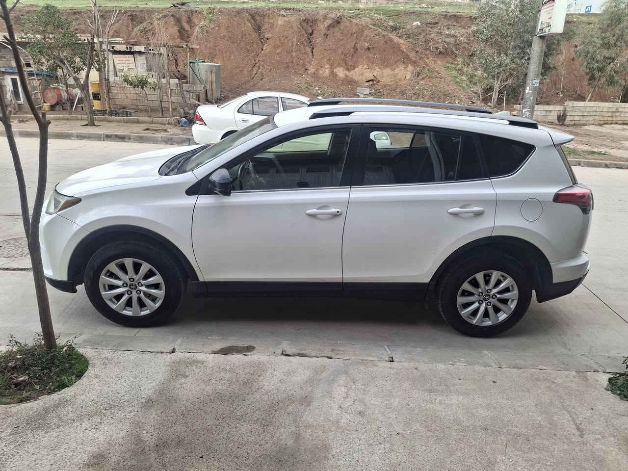 لاف 4    وارد  امریکی   مۆدێل  2017  مواسفات  LE   گێڕو مەکینە بەشەرت  یەک پارچە بۆیاخ  بێناوگرتن  سعری  158  ژم ***********  لە سلیمانی
