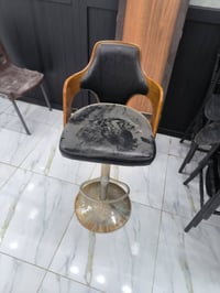 كاشير مطعم او اي شي هوه و كرسي مالته بعد جديد بس تراب علي البيع سعر 85...