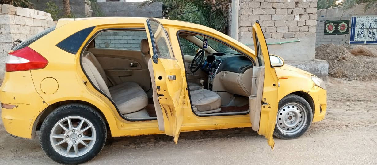 سلام عليكم
سياره شيري فلاوين.مديل 11
رقم مثنئ نكليزي. سنويه اله 30
السياره كير مكينه شرط بل كارتون
كيره جديد كلاج جديد باتري جديد
عدادات كله شغاله كيج بانزين كيلو متر 
توهه داخاله هزه
مصقره هيه وغرامات ربع ماعليهه
سياره مكفوله من ضربه وال تبديل
كهربايات كله شغاله. اي نقص مابيهه
تخم تاير جديد
دواخل جلد بلاد جام كهرباي 4
يشتغلن. تقفيل سنتر الوك. 
سياره خير من الله تاخذه ماذب عليهه ربع
مكاني رميثه
السعر 26وبيه مجال بصيط. اله شراي
ستفسار ***********
