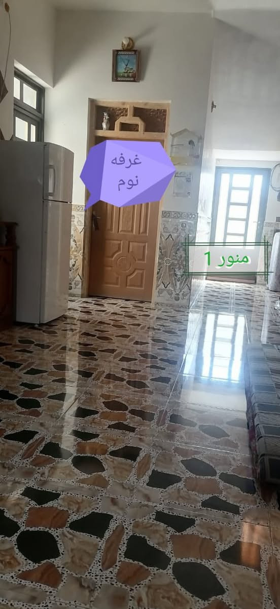 📍تسلسل: 1203
📍 الموقع: الصقلاوية – حي الشهداء الثانية.
🔄 خيار البديل: يرهم مراوس مع بيت في الفلوجة.
 المساحة: 125 م
 الواجهة: 6.25 م
 النزال: 20 م
 عرض الشارع: 10 متر (شارع نافذ ومباشر على شارع 20 متر رئيسي).
🏗️ مواصفات البناء:
 نوع البناء: طابوق بالكامل (ما عدا البيتونة بلوك).
 يتكون من:
 🛌 غرفة نوم.
 🛋️ صالة مريحة.
 🪵 مجلس استقبال.
 🍳 مطبخ.
 ☀️ مناور عدد (2) لتهوية وإنارة ممتازة.
 🚿 مجموعات صحية متكاملة.
 نوع الملك: طابو صرف، سند جاهز باسم شخص واحد 
 موقع خدمي وقريب جداً من المجمع التعليمي (مدارس ابتدائية، متوسطة، وثانوية).
 
🔷سعر البيع : 68 مليون دينار مع المجال

🟢مكتب دجلة الهندسي للعقارات حي الجولان قرب صناعة الجولان للسيارات مجاور سوبر ماركت الهلال
للاستفسار  الاتصال
‏‭***********‬
‏‭+٩٦٤ ٧٨٢ ٩١٧ ٤٧٠٨
