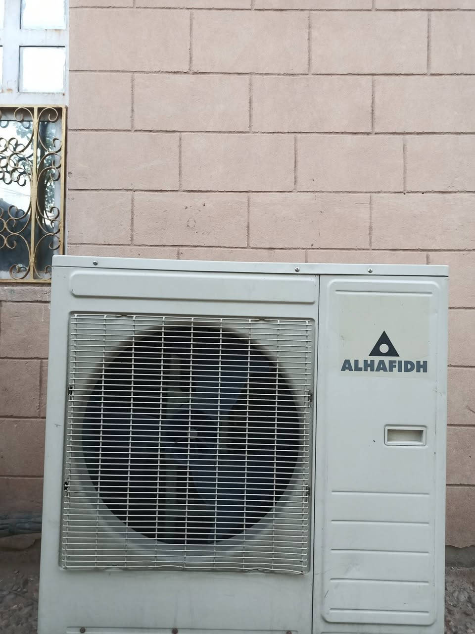 السلام عليكم .اخوان سبلت 3 طن شغال .عطل غاز نقص .سعر 350 قفل .بغداد .موبايل *********** رجاءا مو شراي لايتصل ..
