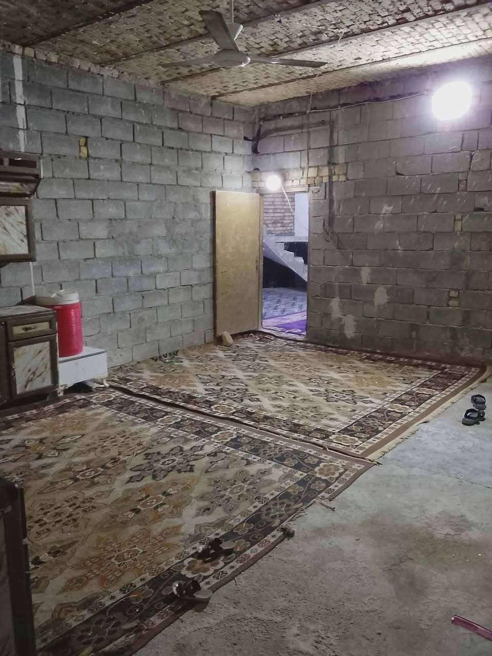 دار ليجار مساحة البيت 300 مترفي العماره منطقة المدثره في شارع الإمام علي يحتوي على ثلاث غرف وصاله ومطبخ ومنور عدد اثنين وديوانيه وساحه جبيره تقريبا 100متر  ايجاره 250 الف بناء حديث وكامل مخمر وسيراميك الاستفسار راسلوني خاص 
@إشارة


**إذا كنت صاحب هذا الإعلان وتريد حذفه لأي سبب، رجاءا أرسل رسالة إلى الدعم الفني**