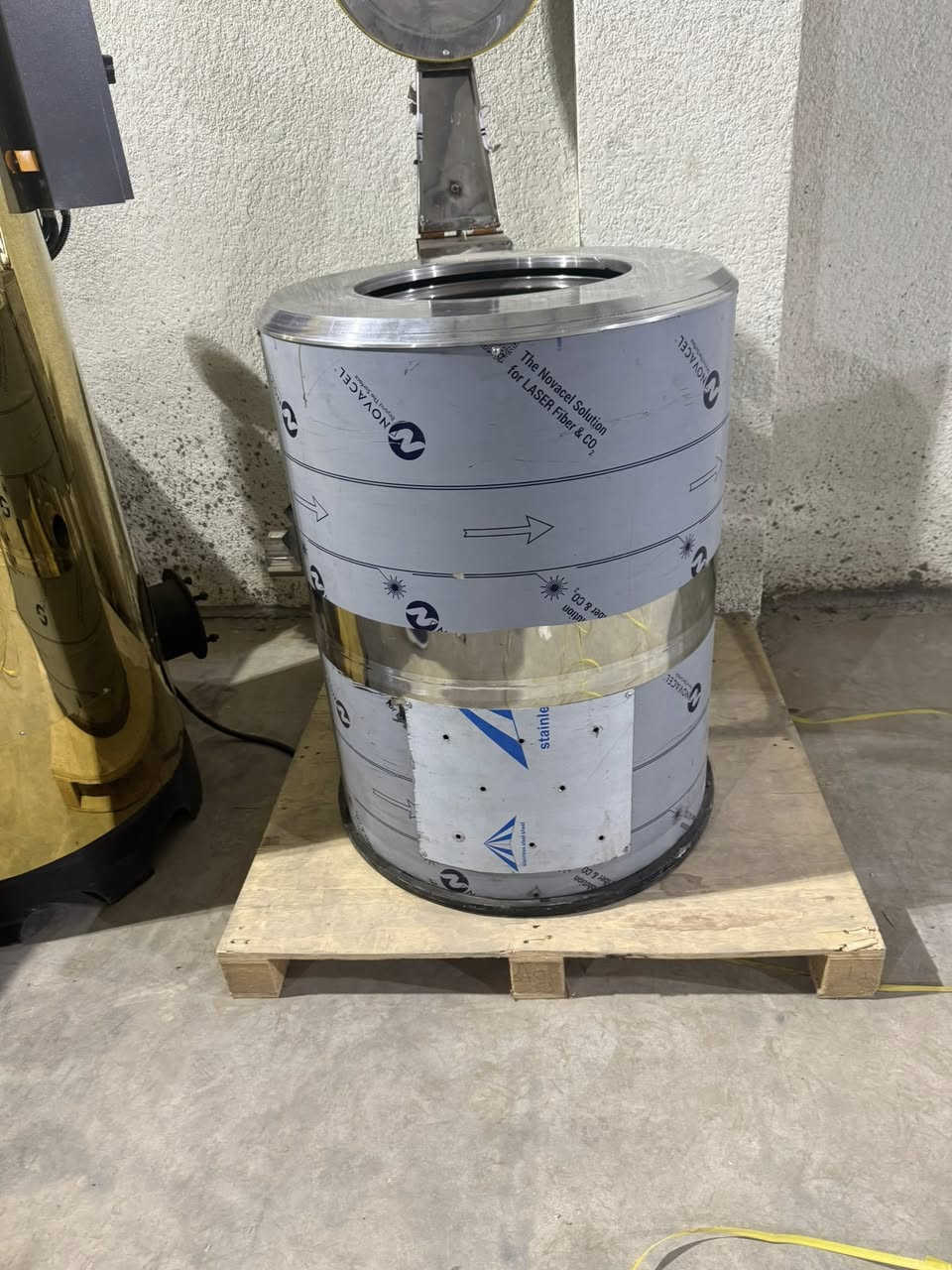 لوندري كامل للبيع جديد ايراني  بريس مع بويلر غساله 40 كيلو مجفف عصاره العنوان البصره المعقل خمسين حوش ***********
