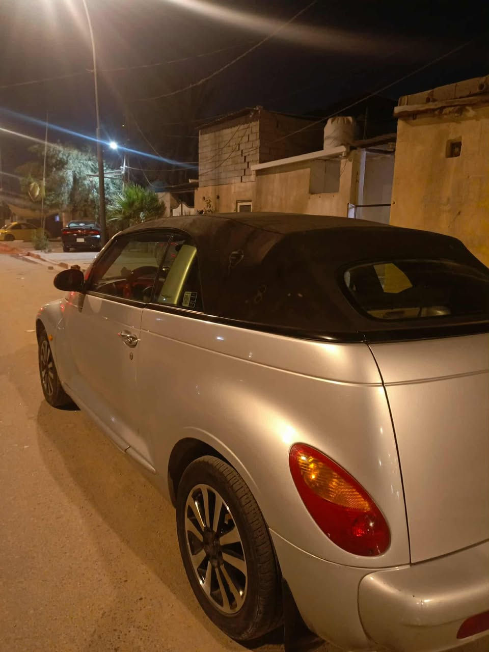 2006 مكينه وكير كورله السياره جديده مابيها كل نقص
