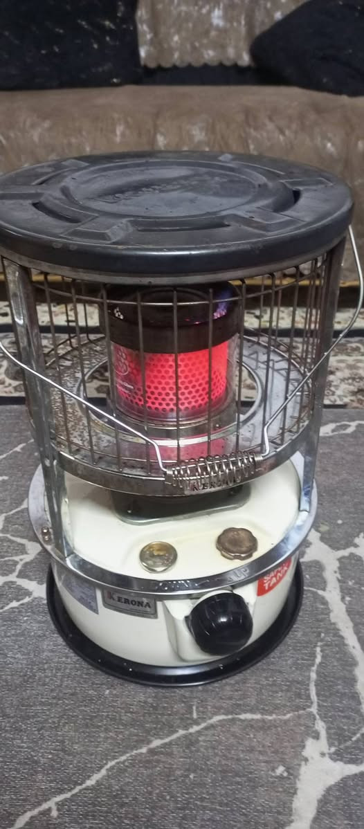 من رخصت ادمن صوبه  شغاله ع فحص للبيع KRonAاصليه  السعر 50 رقم ستفسارالرقم ***********
