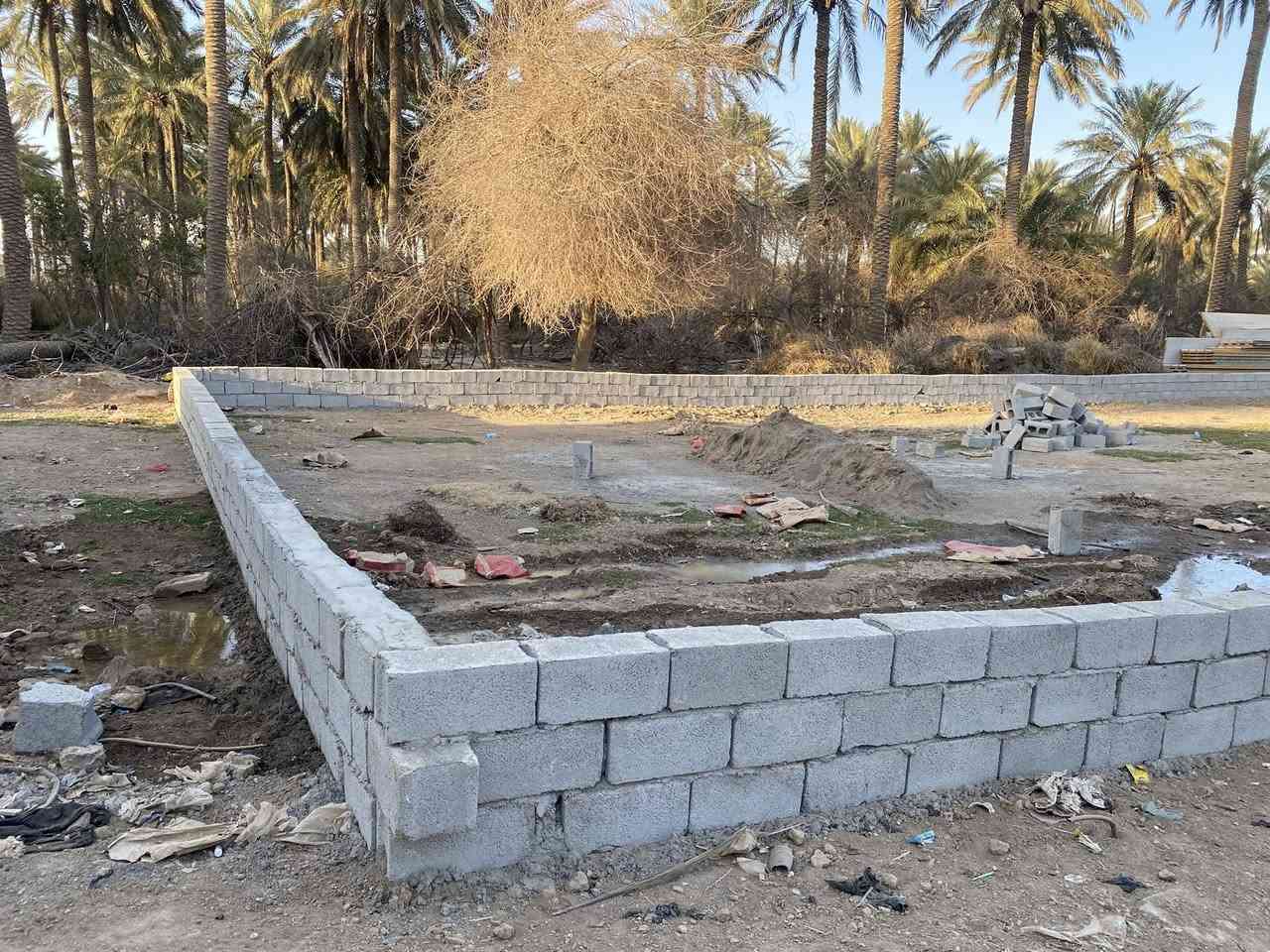 السلام وعليكم عندي قطعة 400 متر واجهية 28 ونص متر ونزال 14 تريد 200 لو 400 بكيفك مقابيل بعقوبة مقابيل حي المعلمين شارع منتزه الجديد نهايتة  يم جسر مشات  سند 25 كاتب عدل من صاحب سند خدمات كاملة 
***********
