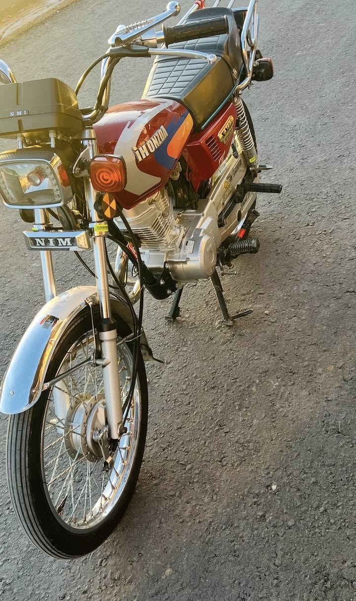 السلام عليكم اربعه كير (شلامجه اصلي  ﴾ (اوراق اصولي ) كامله ماناقصهاا اي شي دراجه تخبل ونضيفه نفس متشوف بلصوره مكاني كربلاء حي القادسيه السعرمليون  ***********
