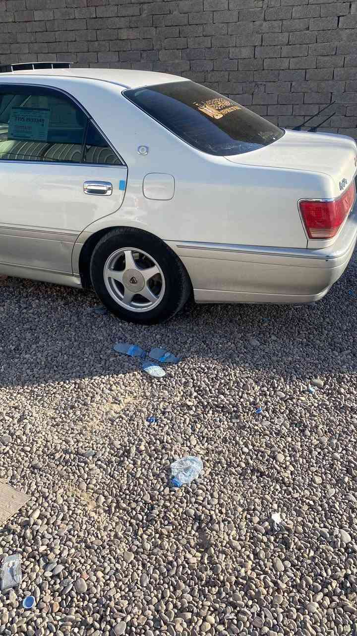 ملكه 3 دكم. كرستال مابيها نقص برغي
السعر ٣٥ وبيها مجال وشكرأ لكم المو شراي لا ايتعبني 

‭***********‬
