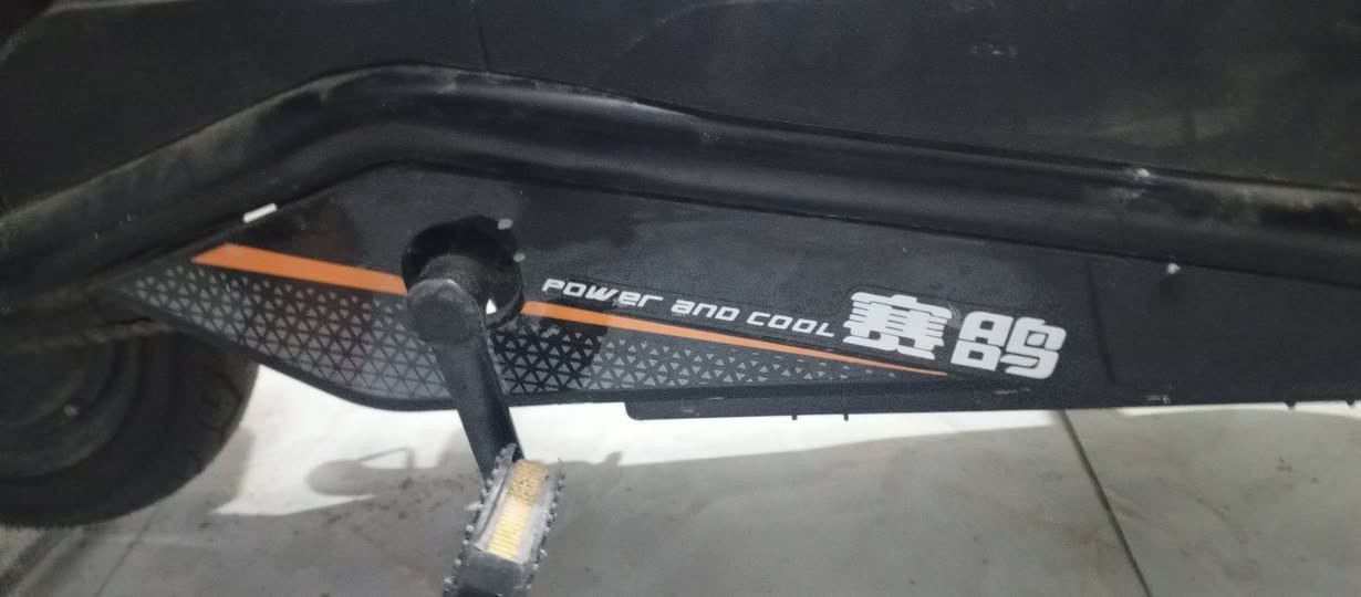 بايسكل شحن امانة الله ورسولة مشتريه ب500 ومعتاز فلوسه 
مامشحون غير مرا وحده وهاي الثانيه ولا مرا طلعت بيه لحد هس انت تجي وتتاكد بنفسك البايسكل نضيف مابيه شخطه 
باتري مالته كاعد يرهمله اي باتري يو بي اس عل حسب علمي مكاني كربلاء المركز ***********
