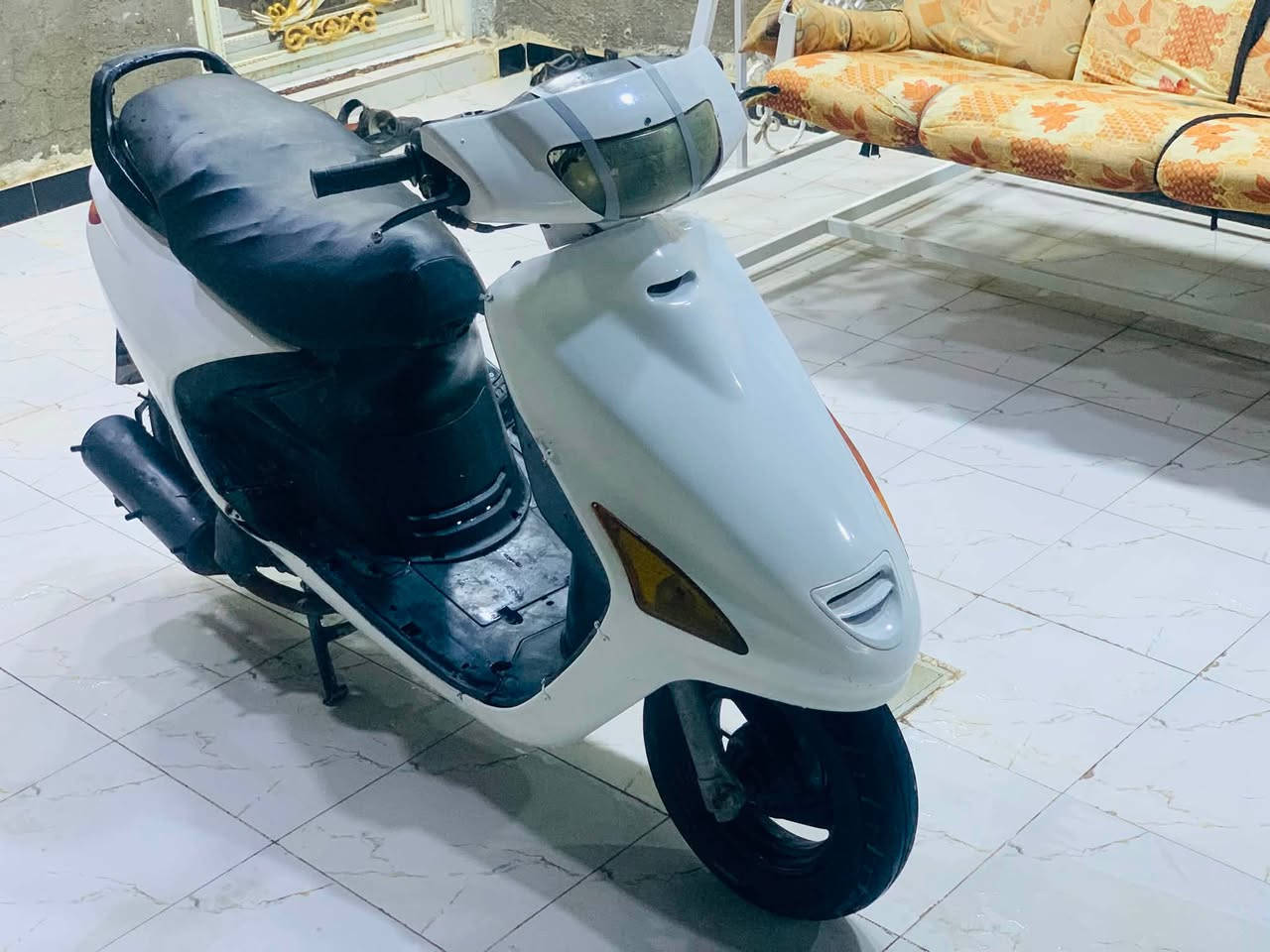 السلام عليكم للبيع فراشه مكينه خرسه لا دخان ولا نضوح دبلات امامي خلفي جدد تايرات جدد جاهزه حلوه احله من الصور السعر 325وبيها مجال مكاني نجف مشخاب للاستفسار ***********متواجد واتساب اتصال
