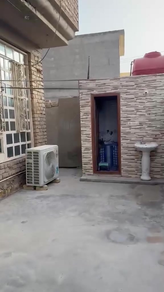 دار للبيع طابو صرف

طويريج حي الجمعية – قرب مدرسة نبع المعرفة

نهاية الشارع الوسطي ثالث قطعة عن الشارع

المساحة 250 م

ممرات حول الدار

بناء حديث طابق واحد استقبال و صالة و مطبخ و صحيات خارجية و داخلية  و غرفتين نوم

الأرضية مرمر و  الهزارة سيراميك

للاستفسار الاتصال على الرقم

***********
