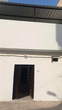 🔥 فرصة للإيجار في حي المنصور – الجانب الأيمن 🔥 بيت نظيف ومتكامل  وجاهز...